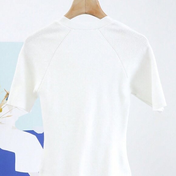 White Casual Women's Tight-Fitting Deformed Square Neck Knitted Top - Picture 3 of 10